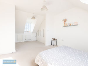 Bedroom- click for photo gallery